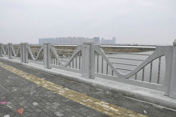 複合式（shì）欄杆（gǎn）