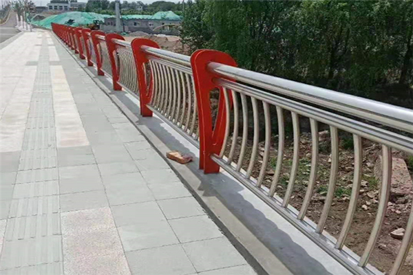 不鏽鋼欄杆（gǎn）