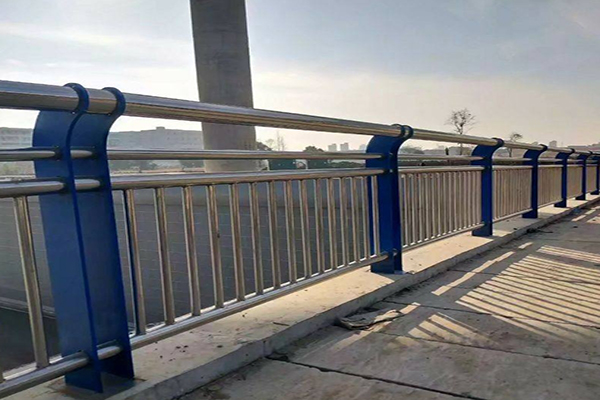 不鏽鋼（gāng）欄杆