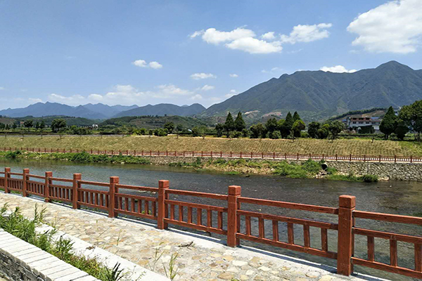 仿木欄（lán）杆