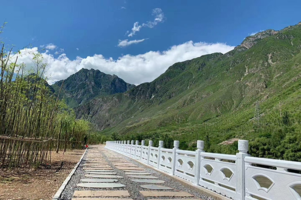 仿石欄杆（gǎn）