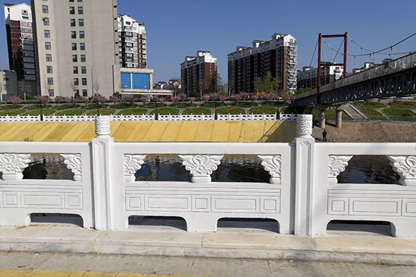 仿（fǎng）石欄杆