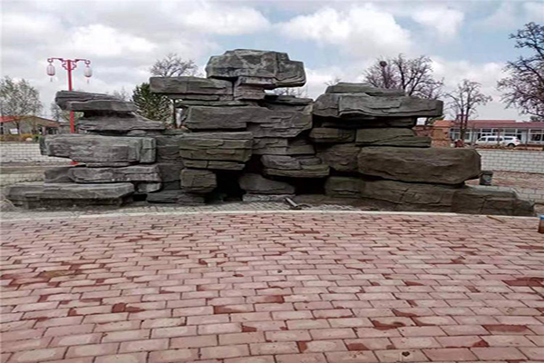 塑石假（jiǎ）山